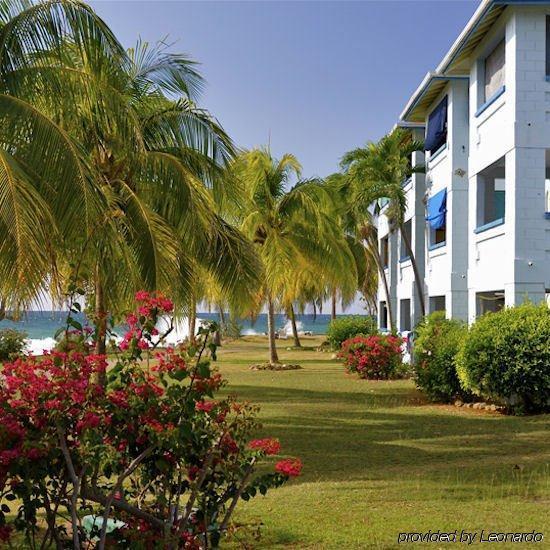 Carib Beach Apartments Negril Exterior photo