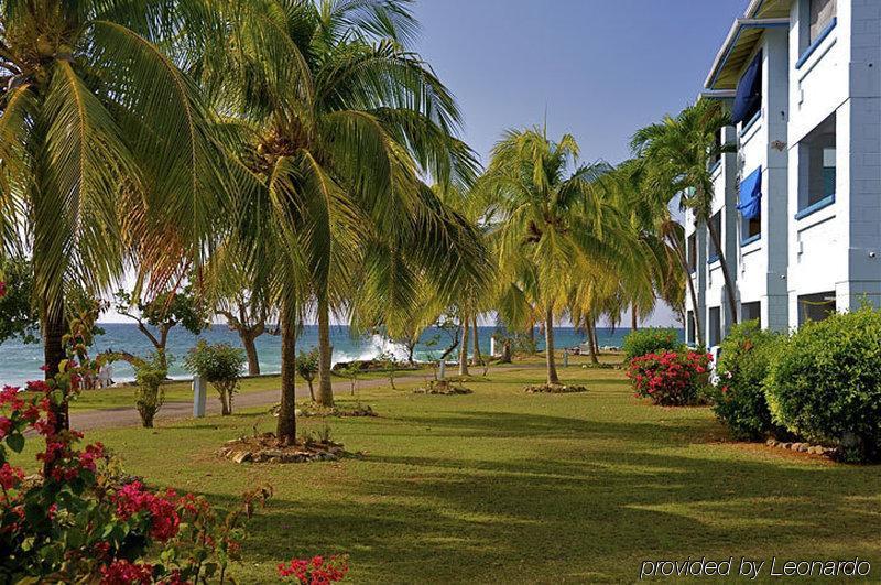 Carib Beach Apartments Negril Exterior photo